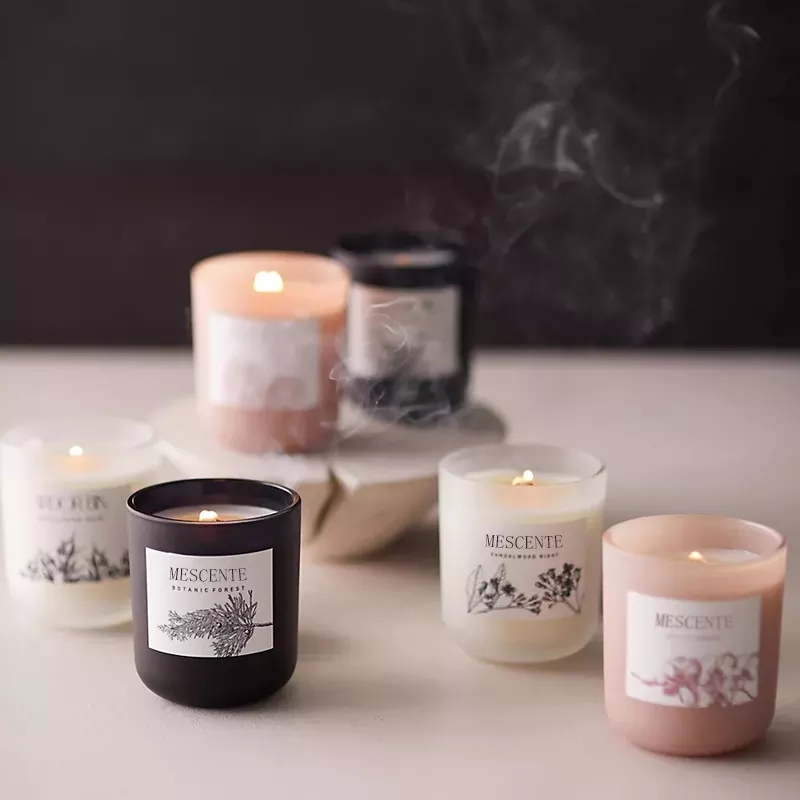 Venda por atacado de velas perfumadas de cera de soja de cristal natural de aromaterapia de luxo de marca própria para decoração de casamento