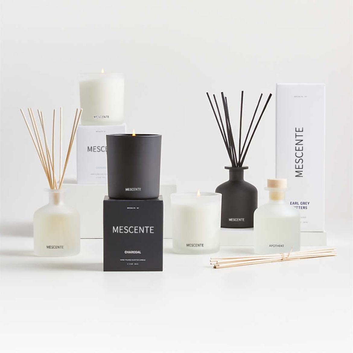 Conjunto de presente com difusor de palheta de aroma de cor roxa de marca própria de luxo M&Scent com caixa