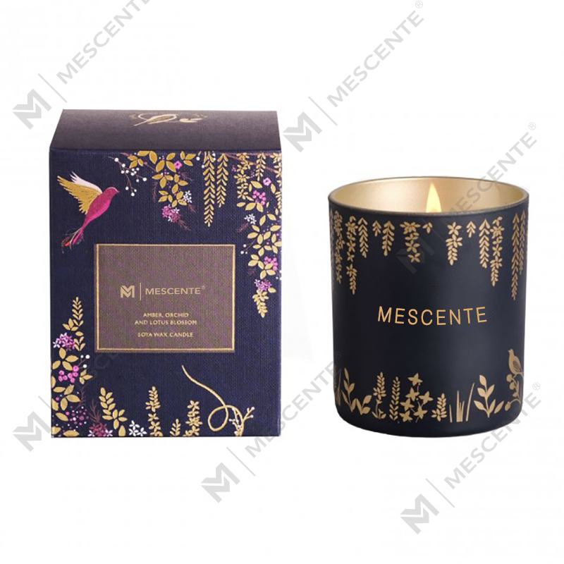 As velas de pavio de madeira pretas personalizadas de marca própria perfumaram o luxo com cristais