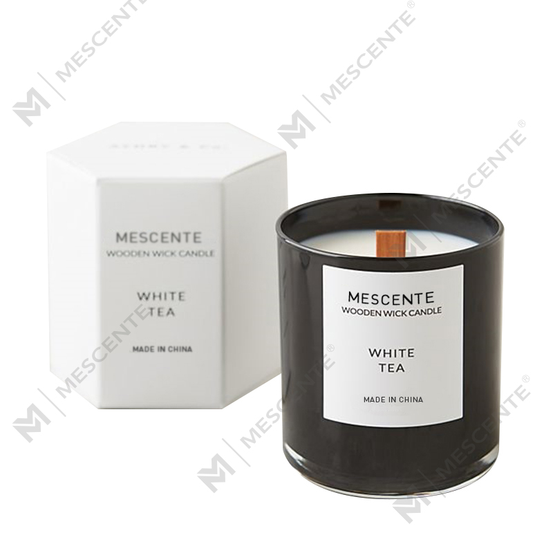 Velas de soja com aroma de chá branco de marca própria Mescente em potes