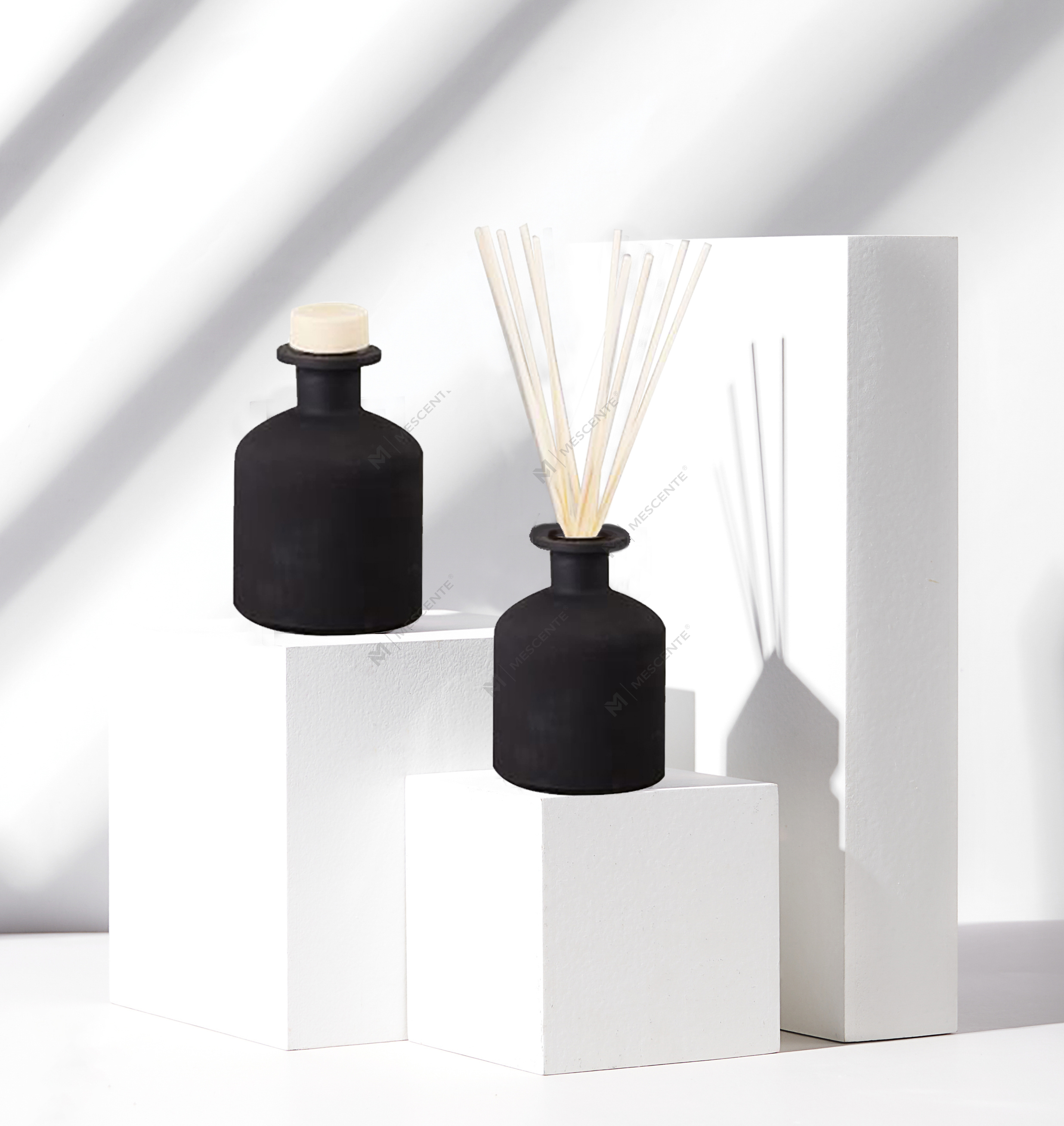 Mescente Luxury 180ml personalizou o difusor Reed do óleo essencial da garrafa de vidro para hotéis