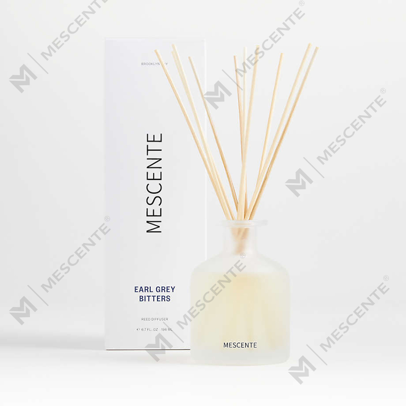 Conjunto de presente com difusor de palheta de aroma de cor roxa de marca própria de luxo M&Scent com caixa
