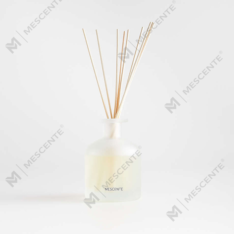 Conjunto de presente com difusor de palheta de aroma de cor roxa de marca própria de luxo M&Scent com caixa